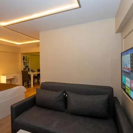 Aiza Apartmanhotel 4*