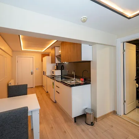 Aiza Aparthotel