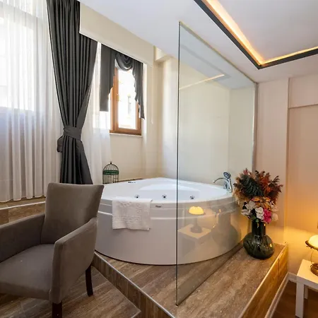 Aiza Aparthotel