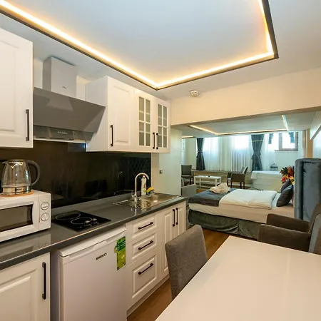 Aiza Aparthotel