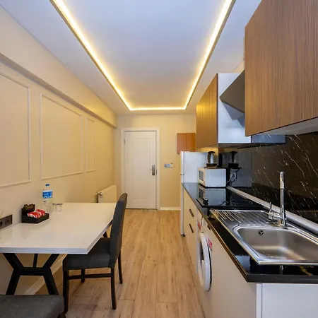 Aiza Aparthotel 2*