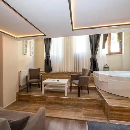 Aiza Aparthotel