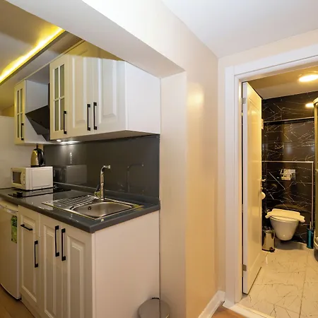 Aiza Nisantasi Aparthotel 4*